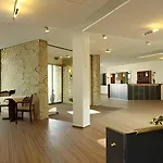 فندق Balland's & Restaurant 3*